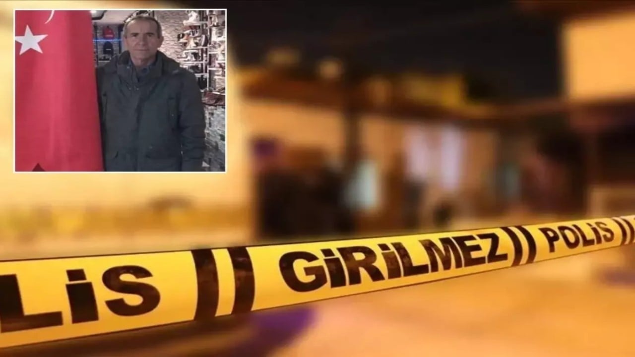 Babasını 12 bıçakla katletti, kapıda bekleyen ekiplere kan donduran cevabı verdi: Öldüğünden emin olunca kapıyı açacağım