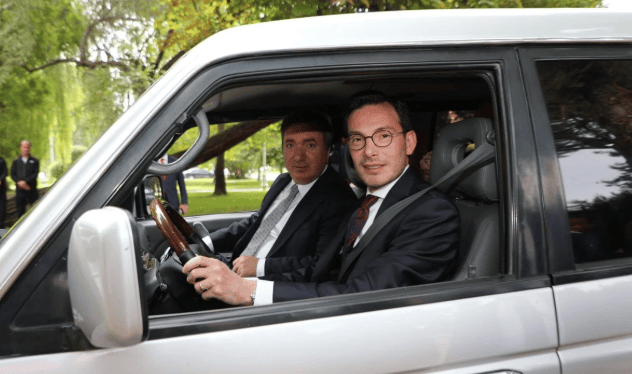 Babasının makam aracını 45 yıl sonra bulup satın aldı! "Babamın emanetini yeniden hayata döndürüyoruz"