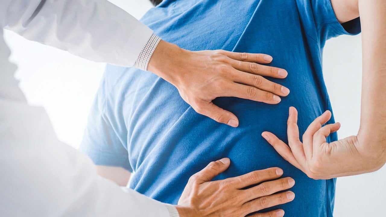 Bacak ağrısı bel fıtığı sanılıyor ama… Kalçadan bacağa vuran ağrının sebebi bu olabilir