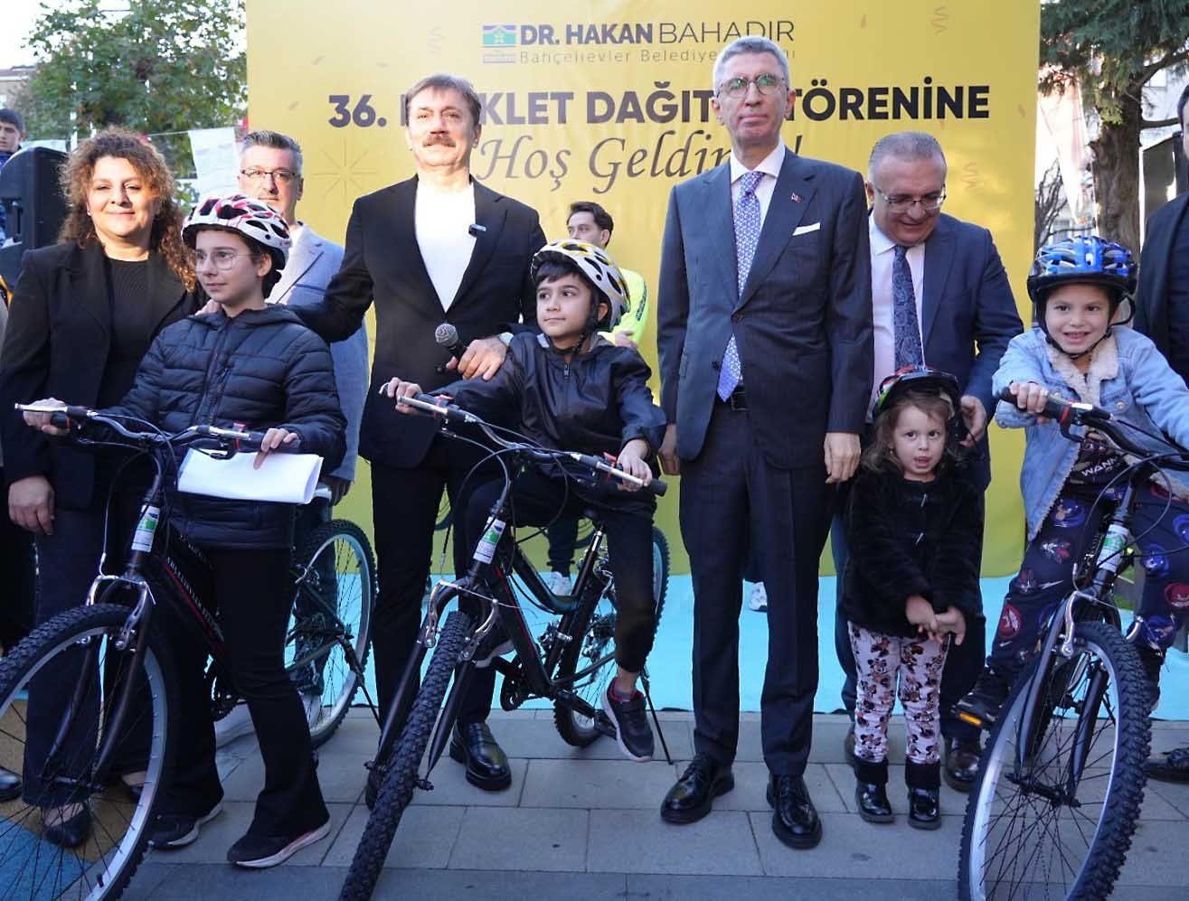 Bahçelievler’de gençlere bisiklet