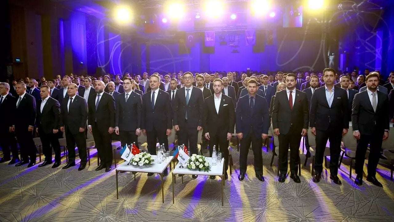 Bakü’de Avrasya buluşması! Genç girişimciler ortak vizyon için bir araya geldi