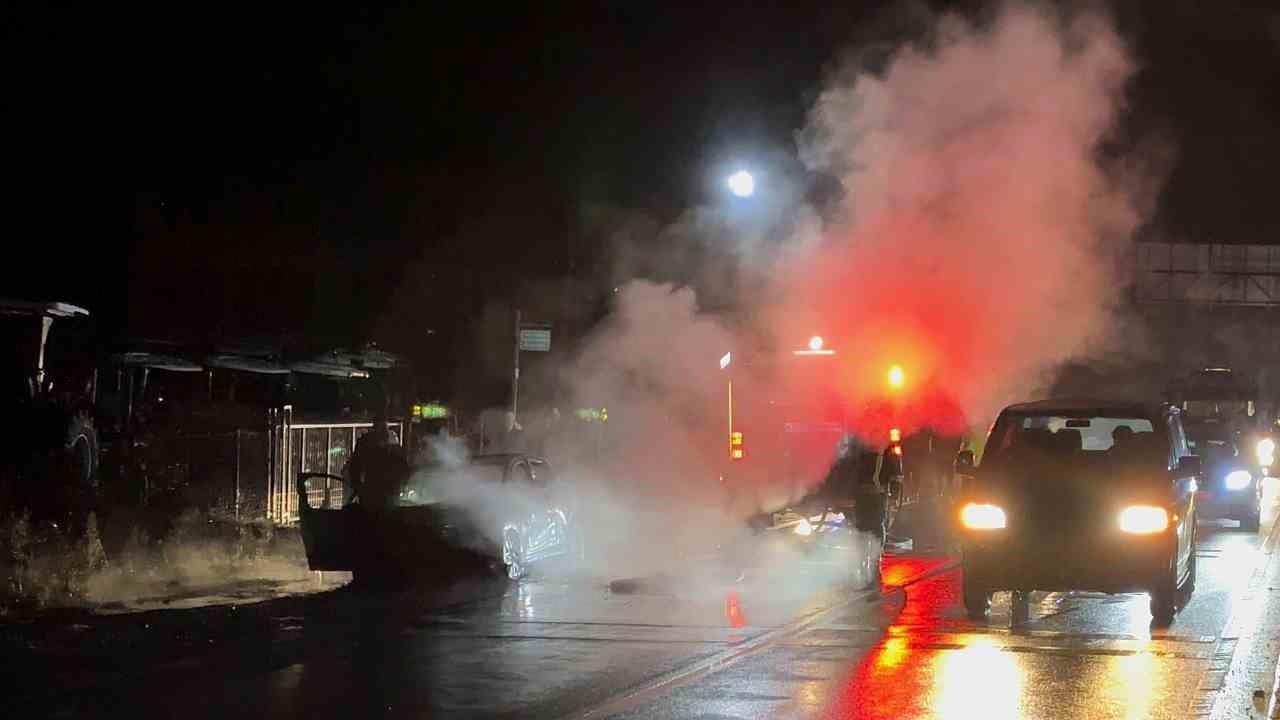 Bartın’da park halindeki araçta yangın