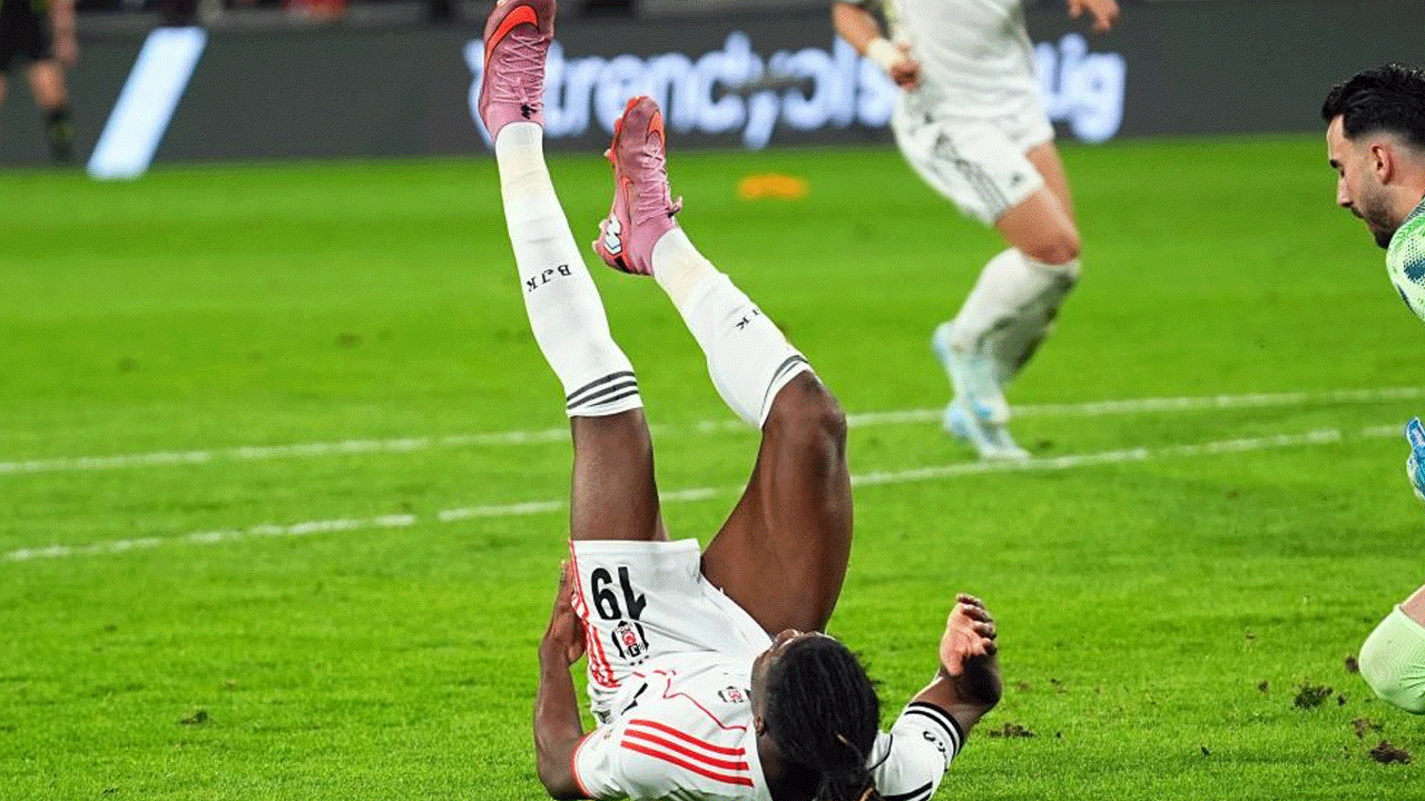 Başakşehir maçında sakatlanmıştı! Beşiktaş’tan El Bilal Toure açıklaması