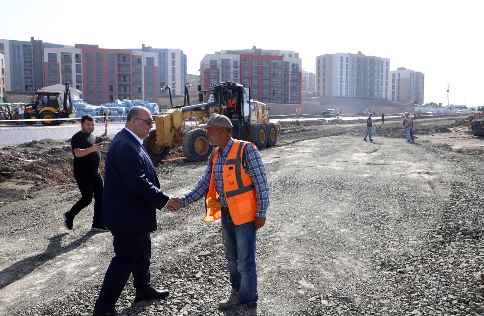 Başkan Akpınar Doğukent mahallesinde devam eden çalışmaları yerinde inceledi