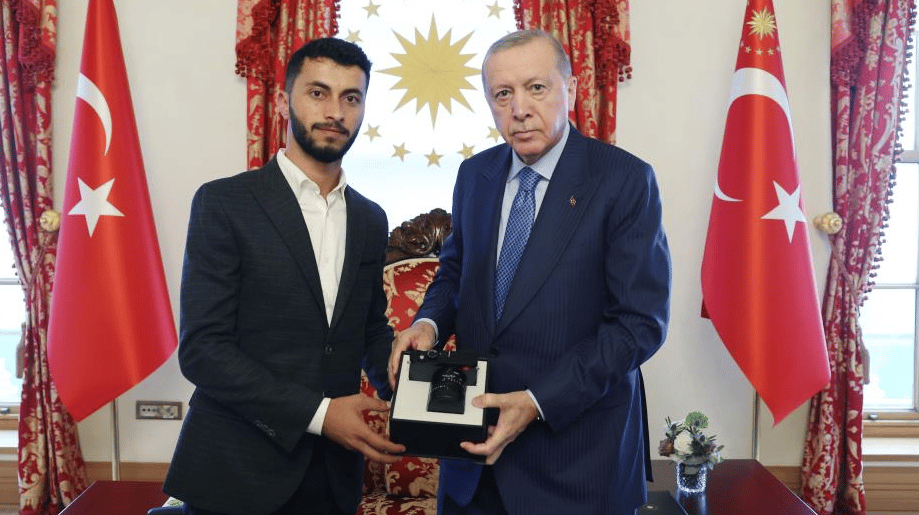 Başkan Erdoğan, Oscar ödüllü Filistinli yönetmen Adra ile bir araya geldi