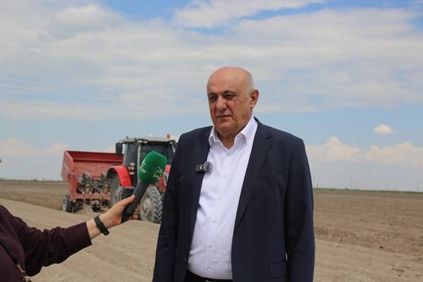Başkan Erkoyuncu patates ekimine katıldı: Bağımlılık bitiyor kapasite artıyor