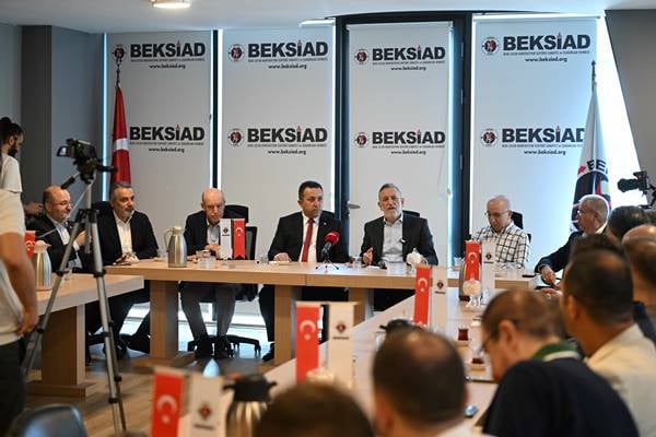 Başkan İbrahim Burkay BEKSİAD Üyeleriyle Bir Araya Geldi