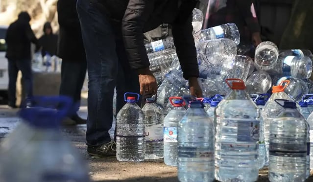 Başkentte Su Kuyruğu Mesaisi: Vatandaş Gece Yarısı Çeşme Başında!
