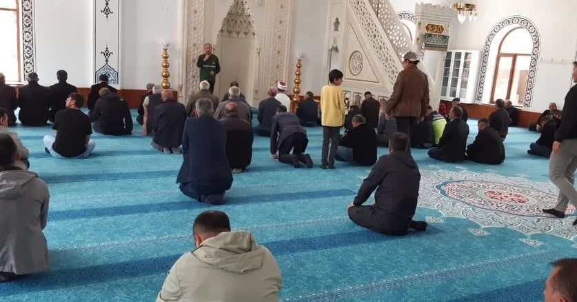 Bayburt'ta Yeşilay ve Müftülükten cami cemaatine bağımlılıkla mücadele eğitimi