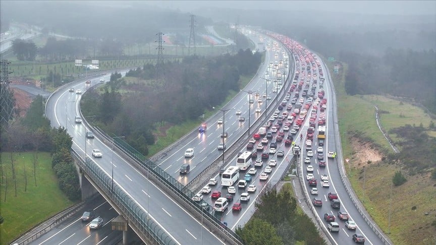 Bayram bitti, dönüşler devem ediyor! İşte Türkiye genelinde yol durumu