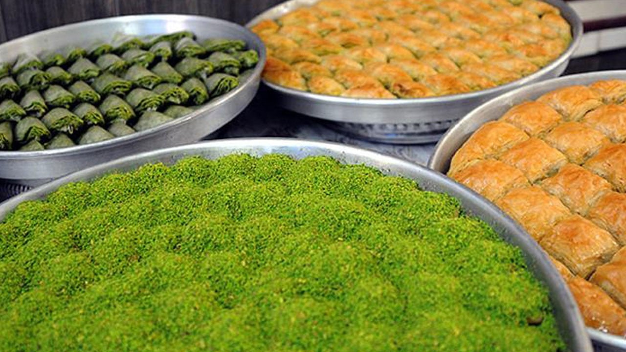 Bayram sofralarına dikkat! Bu hatalar kilo almanıza yol açabilir