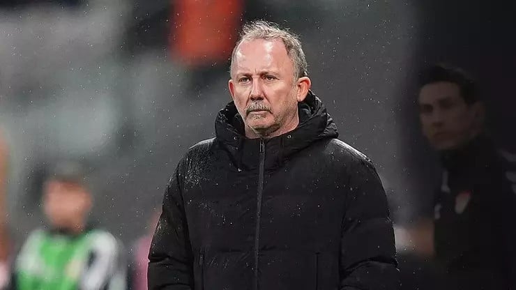 Beşiktaş'ta Sergen Yalçın fırtınası! Kasımpaşa galibiyeti sonrası rakiplerine gözdağı verdi!