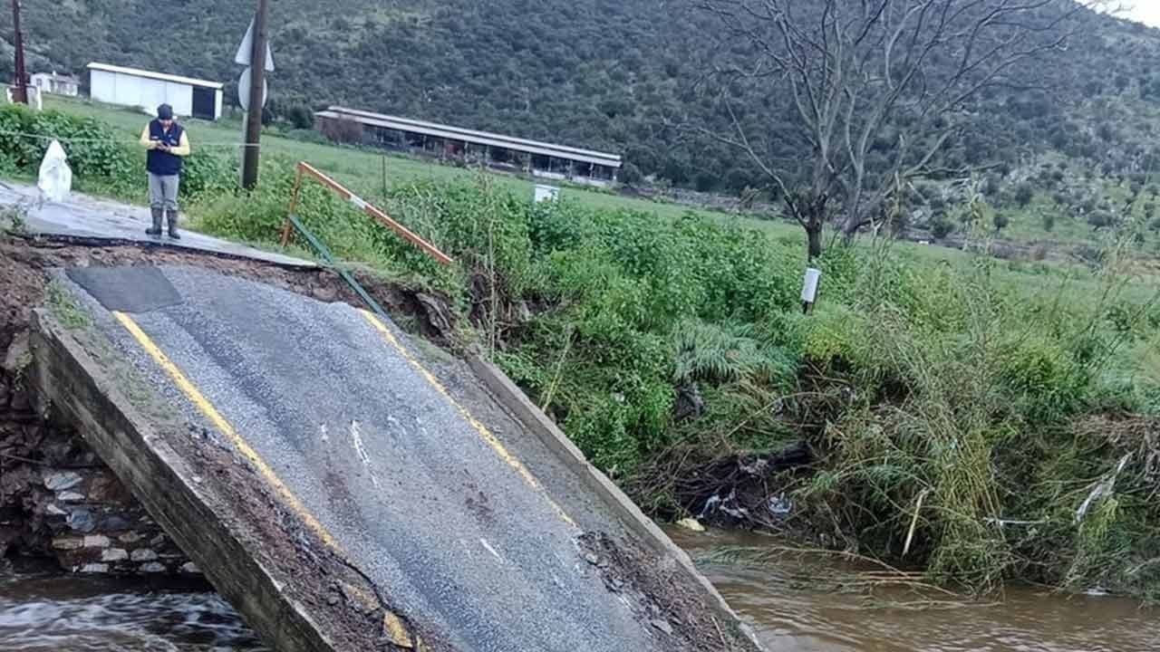 Bir il bunu konuşuyor: Yağışlar yüzünden köprü çöktü!