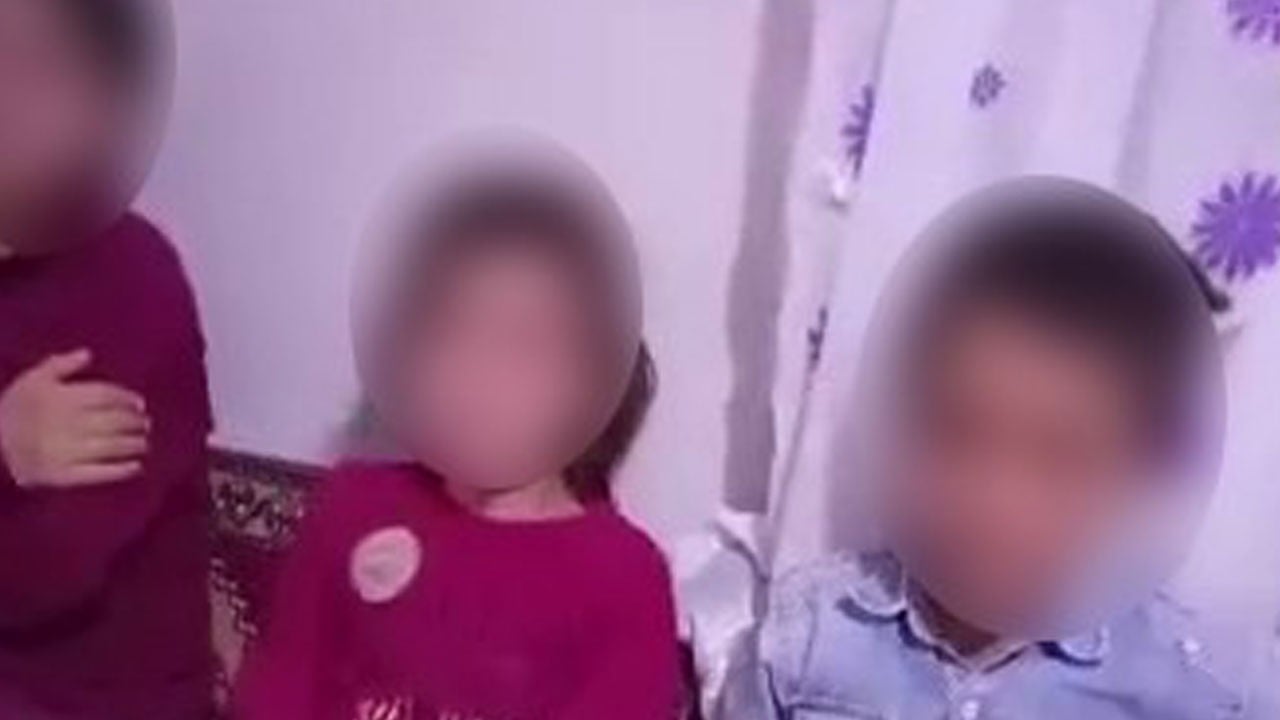 Böyle baba olmaz olsun! Çocuklarına işkence etti