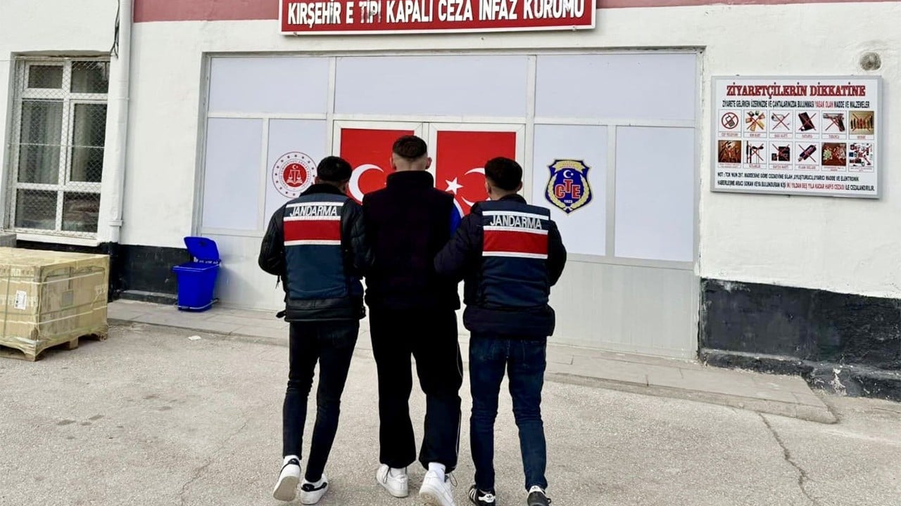 Bu kadar özgürlük fazla Cezaevinden izinli günlerinde uyuşturucu sattı
