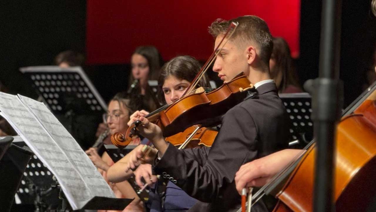 Bursa Çocuk Senfoni Orkestrası konser verdi