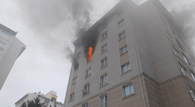 Bursa’da 8 katlı binada korkutan yangın: Facianın eşiğinden dönüldü