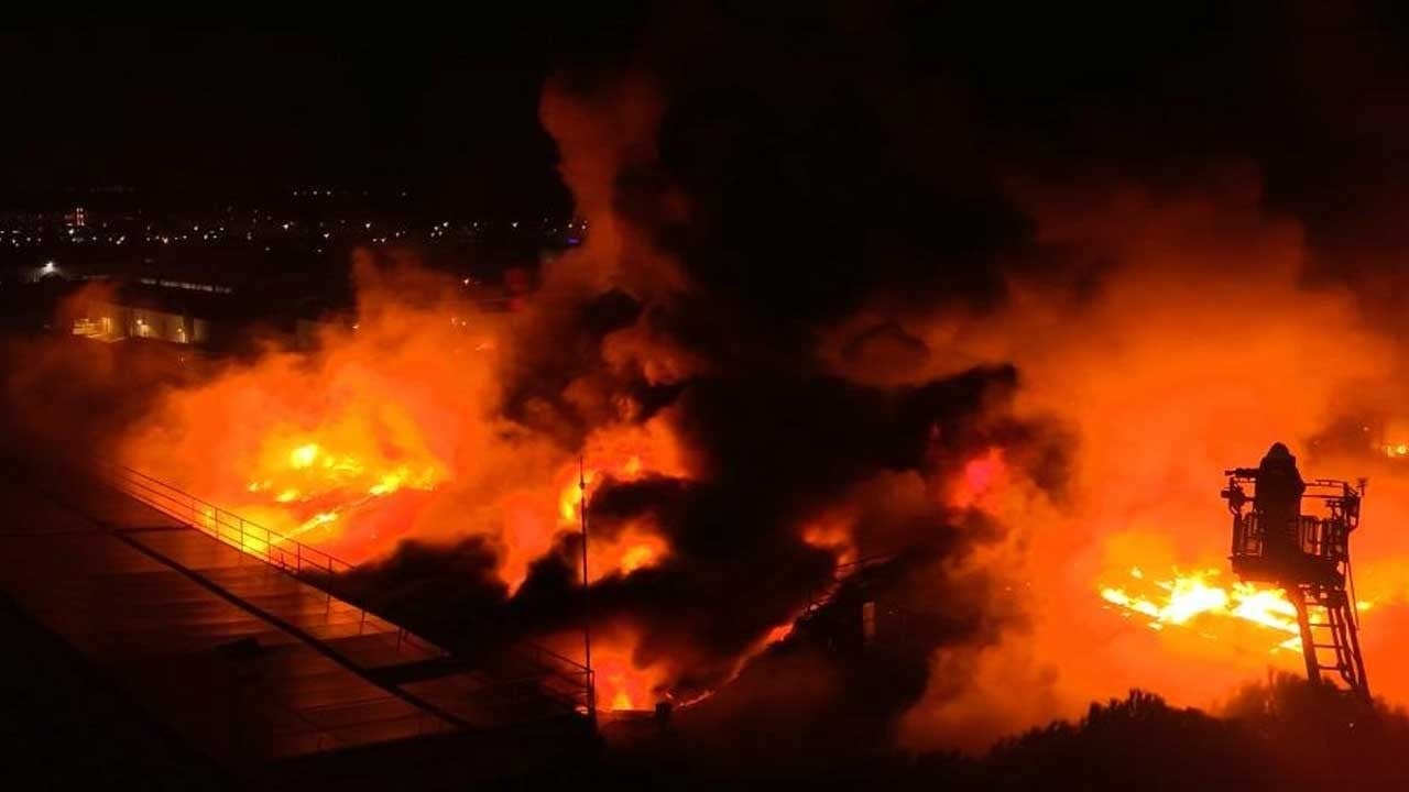 Bursa’da kimyasal kaplama fabrikasında korkutan yangın