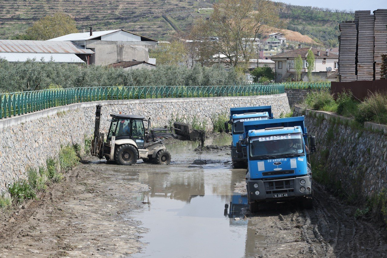 Bursa'da yağış öncesi dere yataklarında kapsamlı temizlik seferberliği