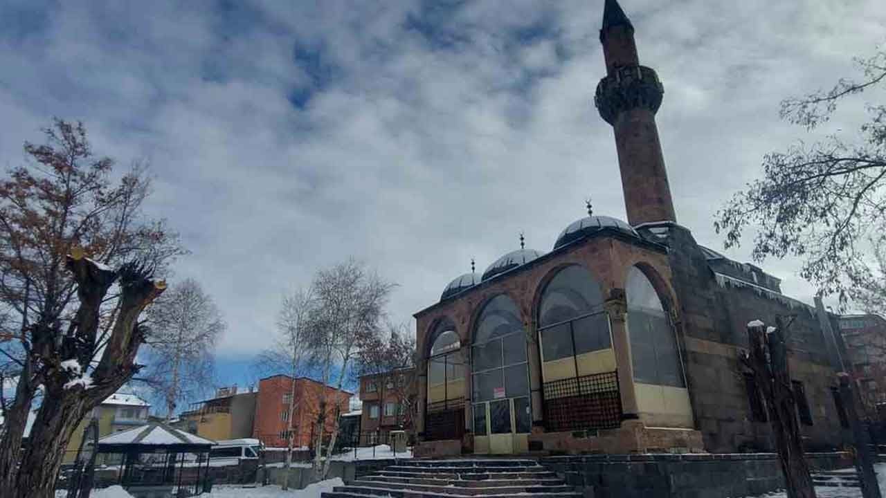 Buz kesti aman dikkat! Dışarı çıkacaklar için dondurucu uyarı geldi!