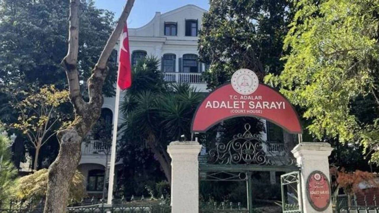 Çaldığı silahları bakın ne yapmış! Adalar Adliyesi'nde akıllara zarar hırsızlık