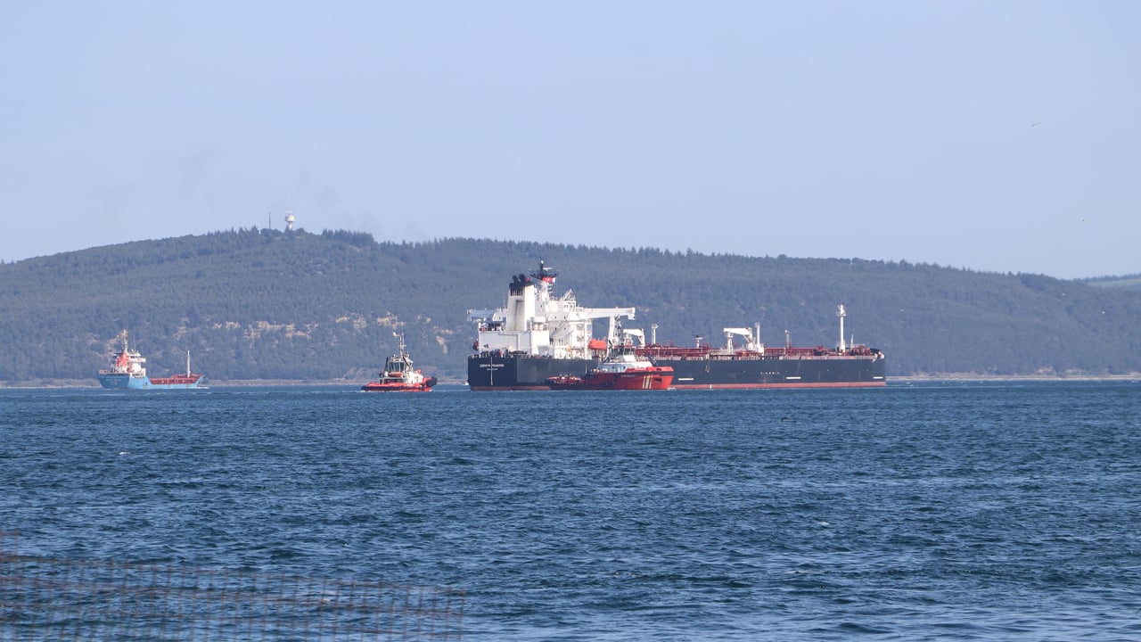 Çanakkale Boğazı'nda petrol tankeri arızası