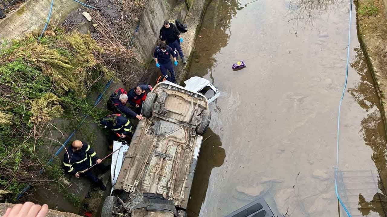Cenaze yolunda facia! Giresun'da dere yatağına uçan otomobilde 3 kardeş can verdi!