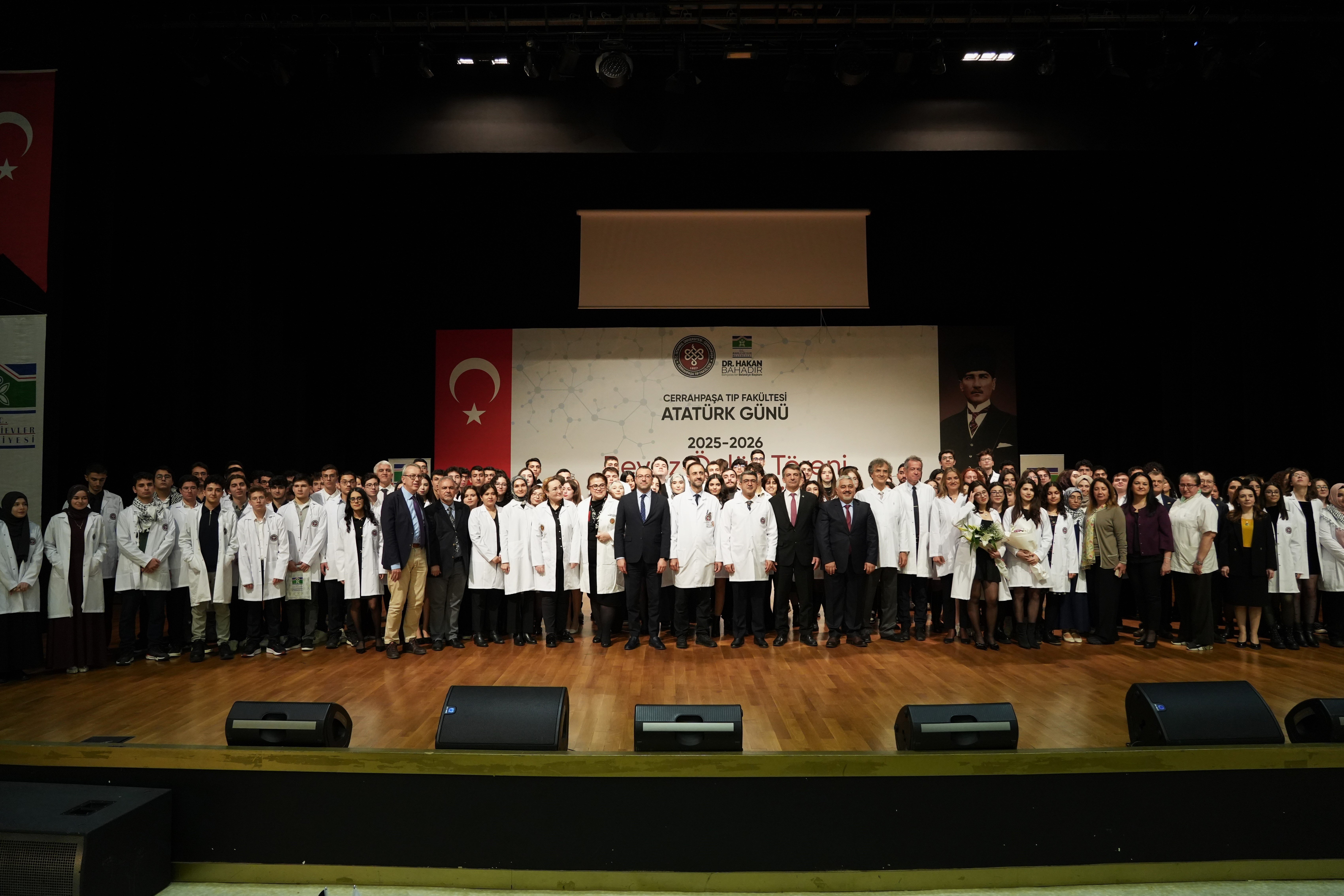 Cerrahpaşa Tıp Fakültesi Öğrencileri Bahçelievler’de Beyaz Önlük Giydi