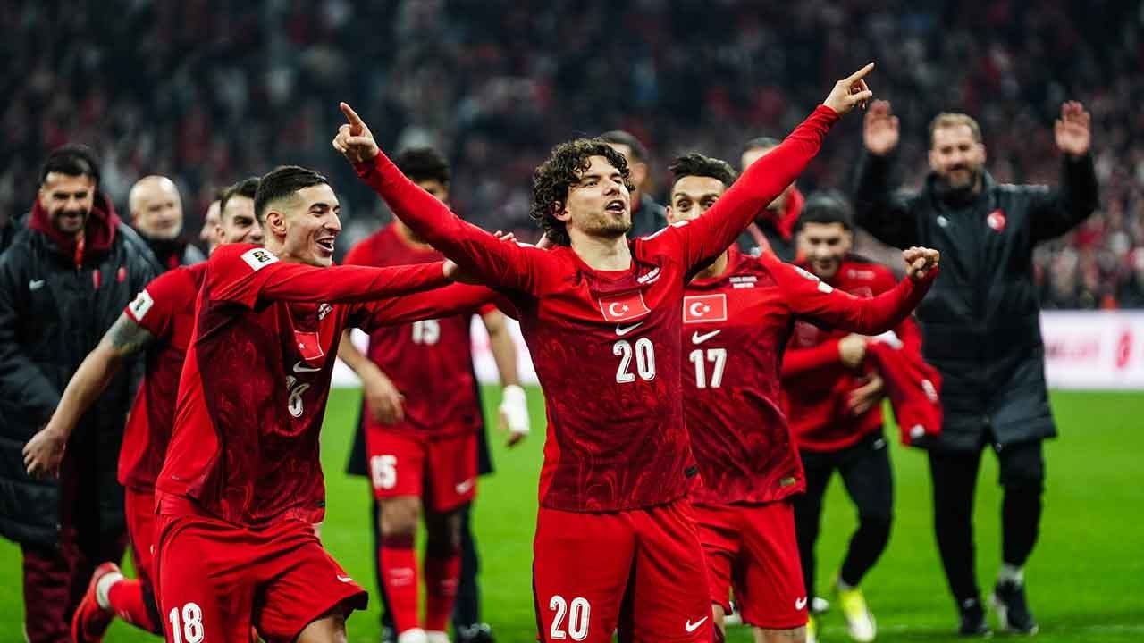 Cevdet Yılmaz ve Burhanettin Duran'dan A Milli Futbol Takımı'na tebrik