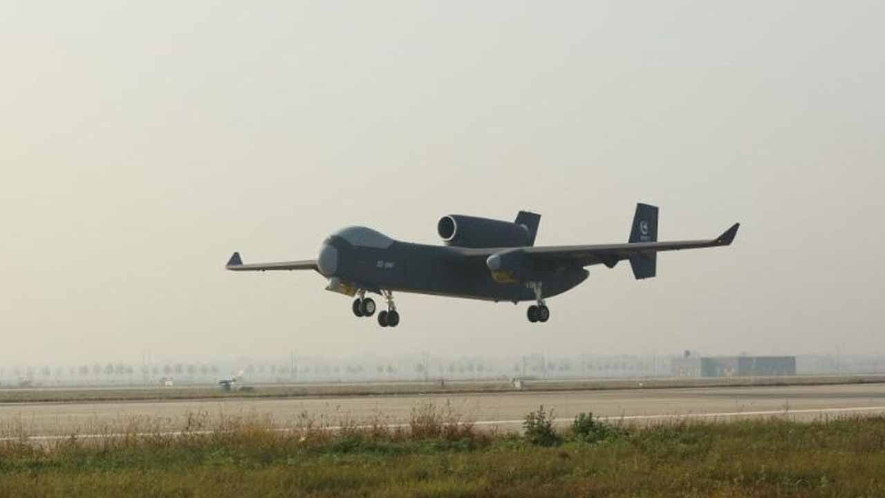 Çin’in yeni dev İHA’sı Jiu Tian ilk uçuşuyla güç gösterisi yaptı