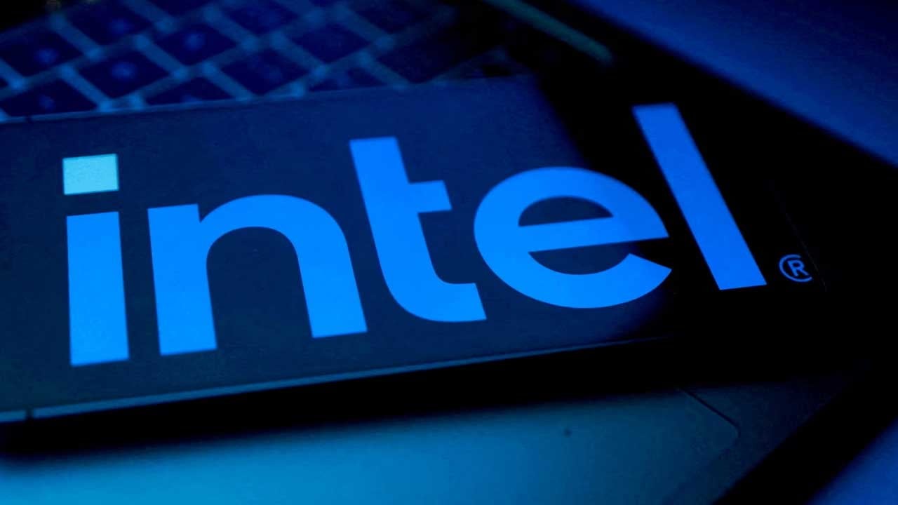 Çip üreticisi Intel toparlanıyor! Geliri üçüncü çeyrekte arttı