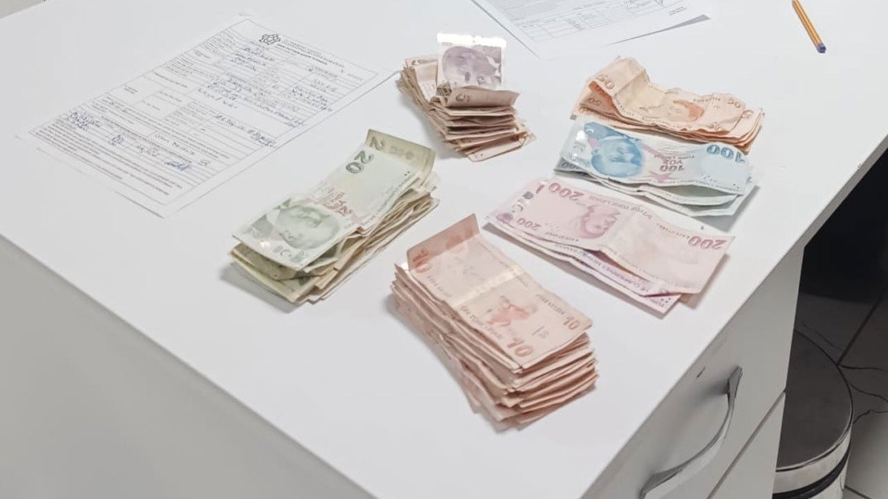 Cuma çıkışı yakalandı! Dilencilerin üzerinden çıkan para şaşırttı