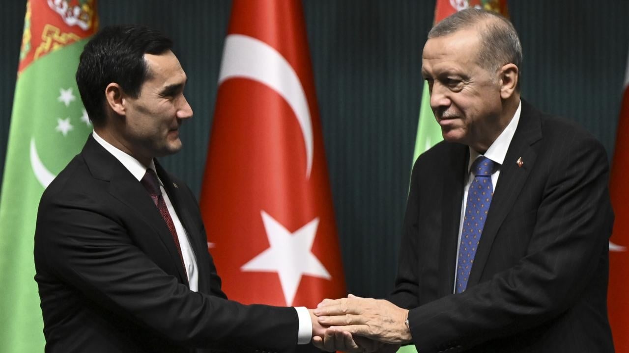 Cumhurbaşkanı Erdoğan, Türkmenistan Milli Lideri Berdimuhamedov ile görüştü