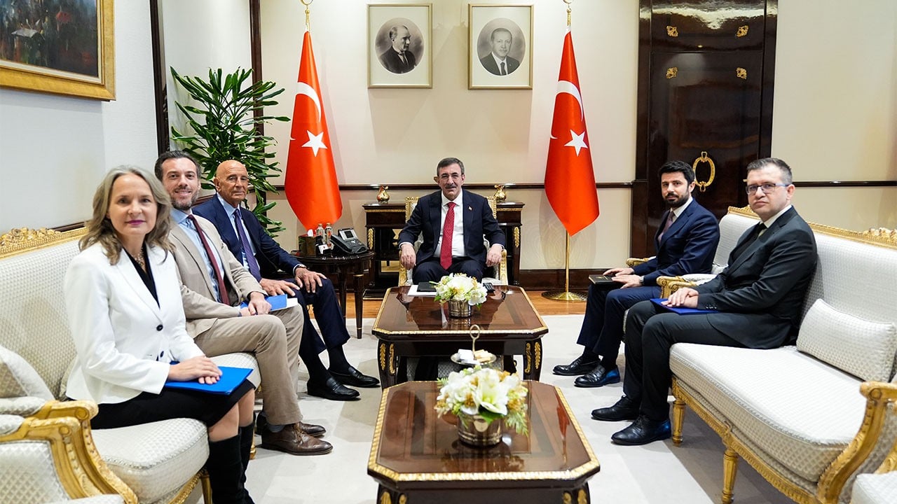 Cumhurbaşkanı Yardımcısı Yılmaz, ABD Büyükelçisi Barrack'ı kabul etti