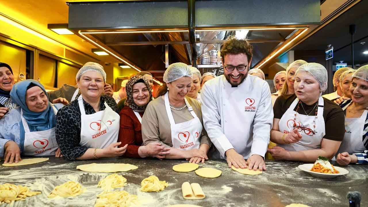 Danilo Şef ve depremzede kadınlar el ele verdi: "İyilikle Pişen Hayatlar" dayanışmayı sofralara taşıyor!