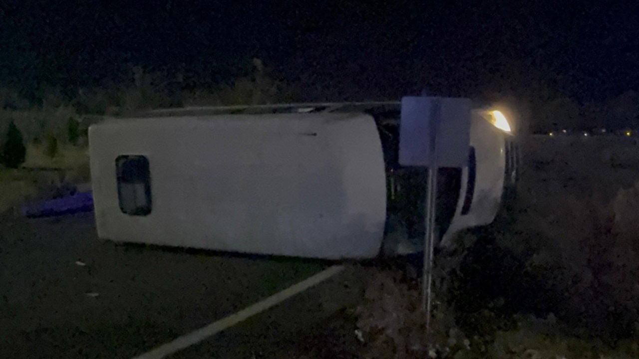 Diyarbakır’da feci kaza! İşçi servisi yayaya çarptı