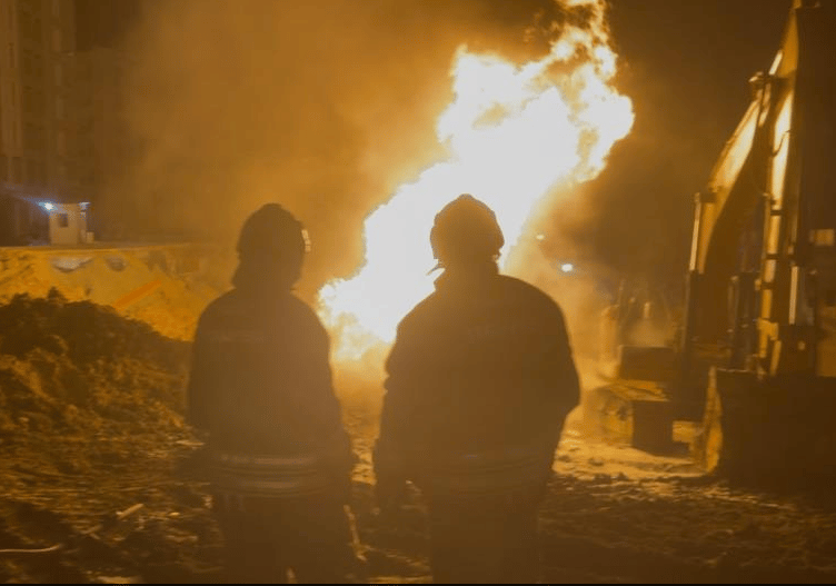 Doğal gaz patladı 2 işçi yaralandı