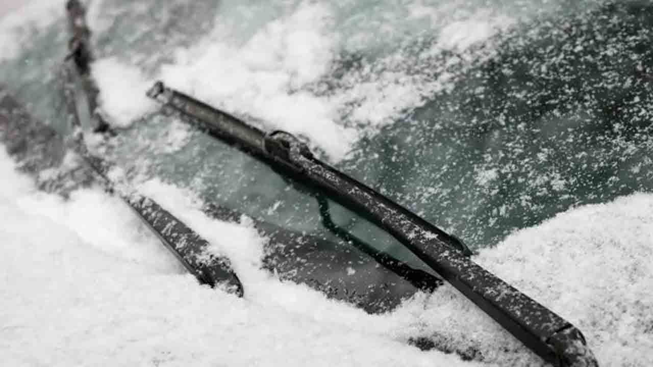 Donan sileceğe pratik çözüm: Buğulu cama ev yapımı önlem