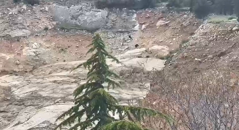 Eğirdir’de tırmandıkları kayalıklarda mahsur kalan çocuklar kurtarıldı