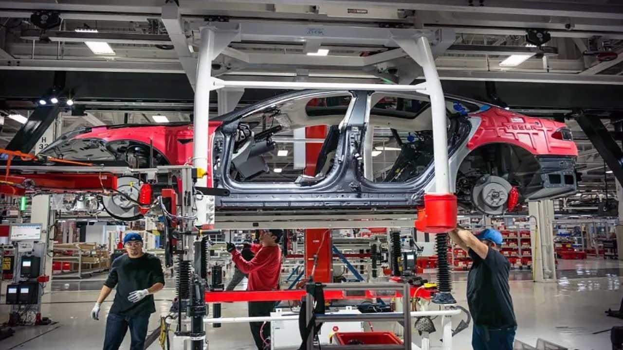 Elon Musk'tan Çin bağımlılığına karşı önlem! Talimat gönderdi