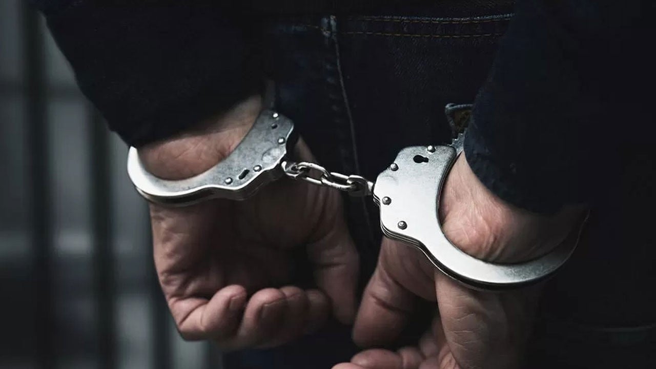 'En büyük destekçisi karısı' iddiası! Tacizci tiyatrocu tutuklandı