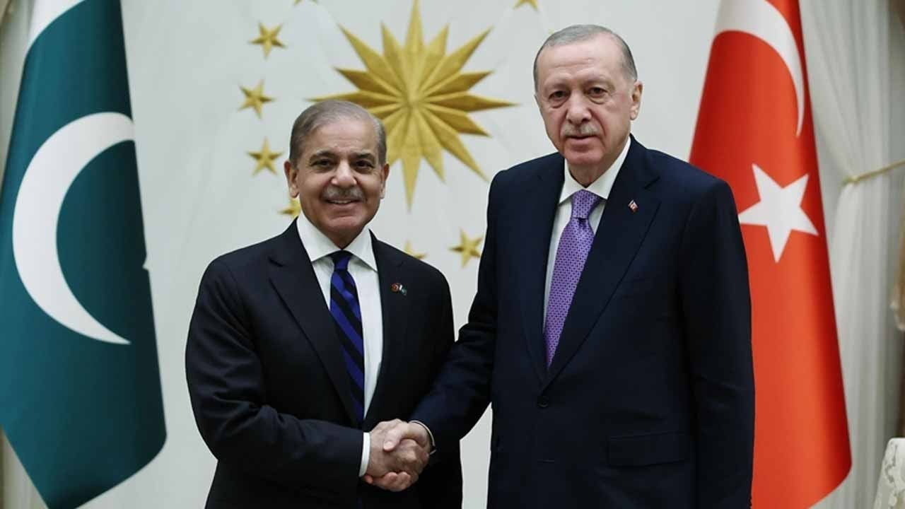 Erdoğan, Pakistan Başbakanı Şahbaz Şerif ile görüştü