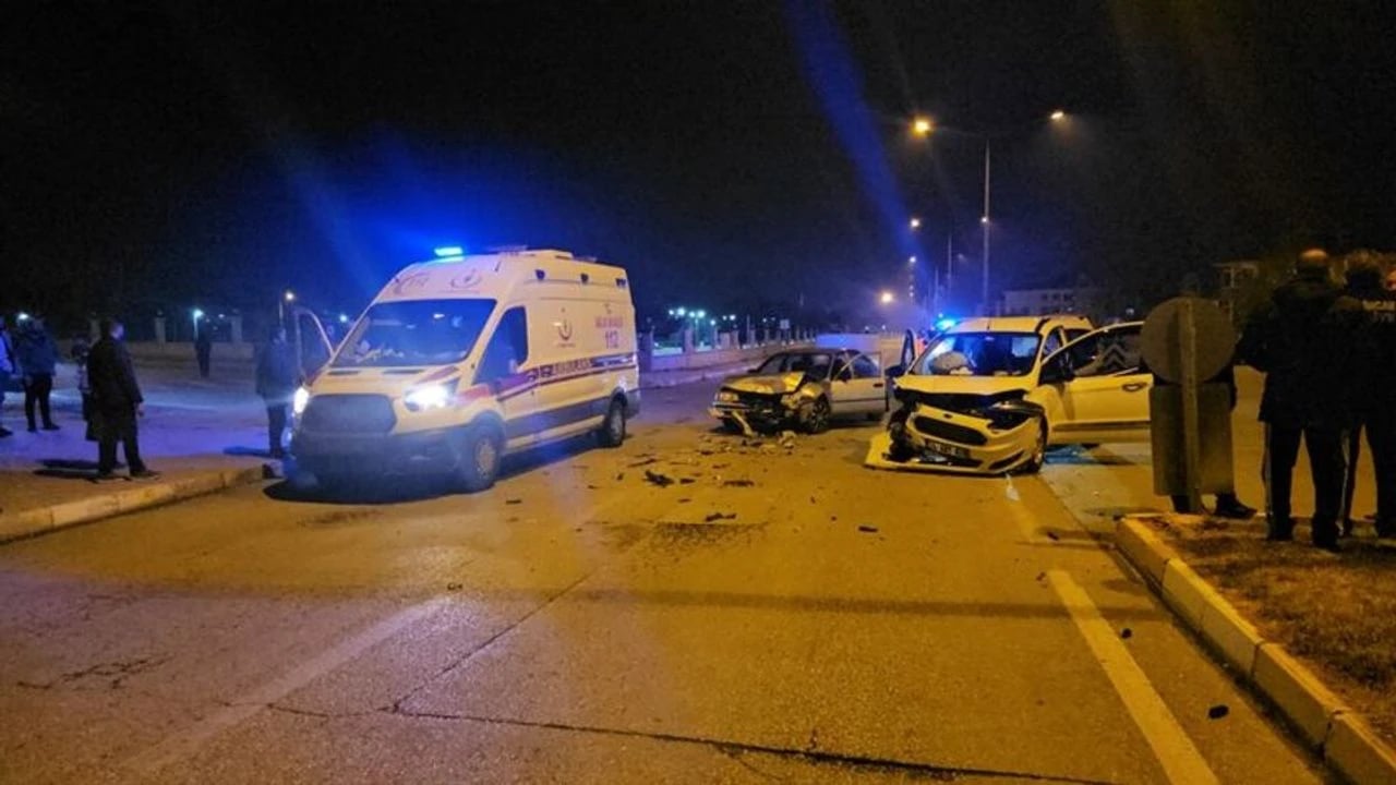 Erzincan'da feci kaza