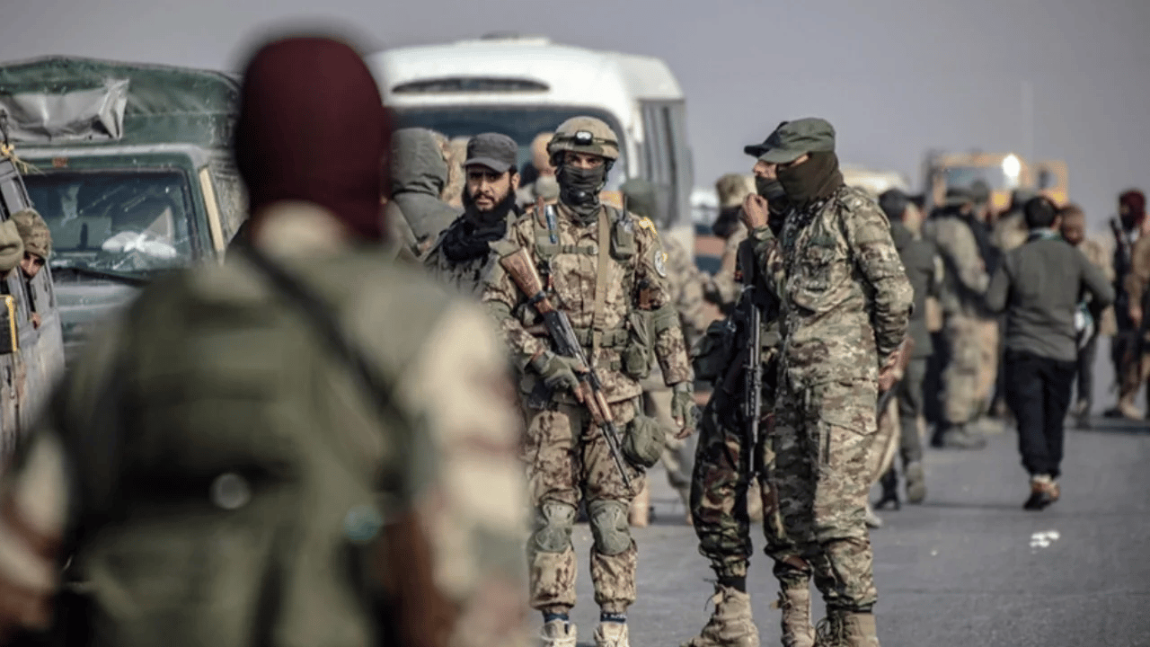 Esad artığı savaş suçlularına operasyon!