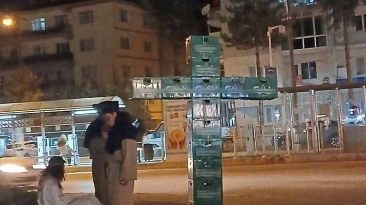 Eskişehir’de bira kasalarıyla haç yapmışlardı! O alçaklar, belalarını buldu