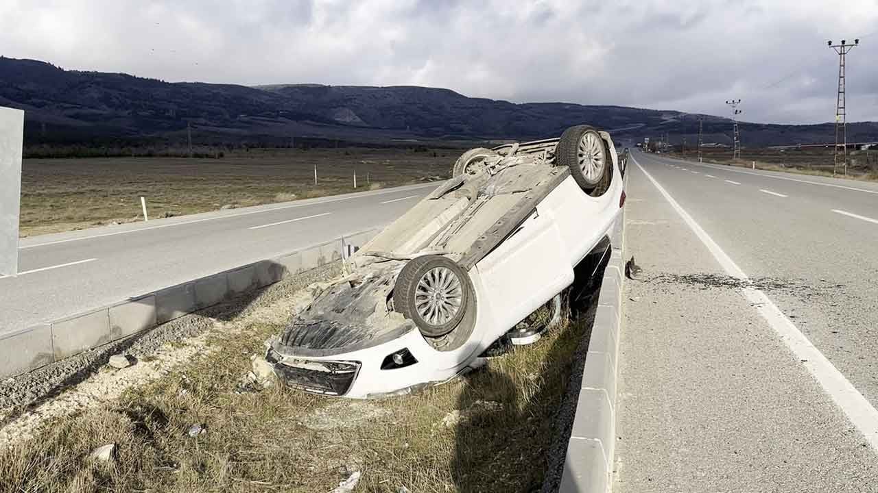Eskişehir’de korkunç kaza: Otomobil kağıt gibi katlandı! Hurdaya dönen araçtan sağ çıkanlar mucizeyi yaşadı
