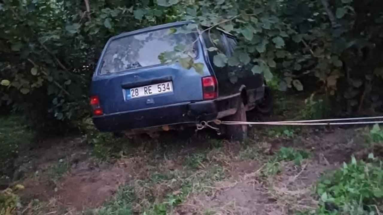 Espiye'de feci kaza: Kontrolden çıkan otomobil fındık bahçesine uçtu!
