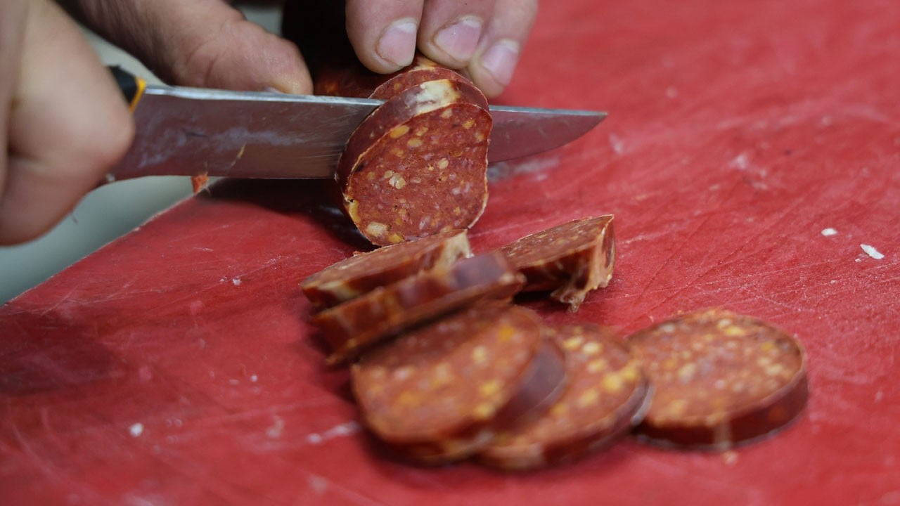 Et diye alınıyor ama içinden bambaşka şeyler çıkıyor! Sucuk alırken bu detayı atlamayın