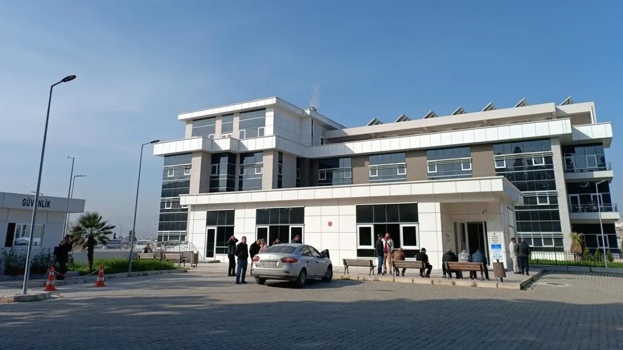 Ev sahibi cinnet getirip kiracısını öldürdü