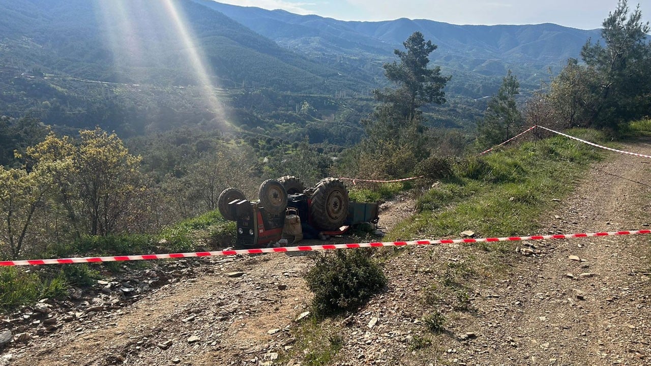 Eve dönüş yolunda facia! Aynı aileden 3 kişi devrilen traktörde can verdi